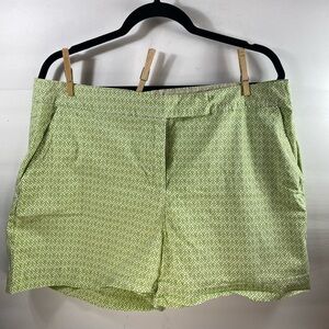 Izod Green Patterned Shorts Size 16